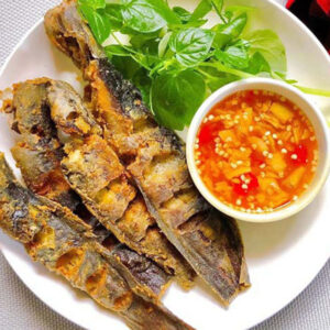 Cá trê chiên mắm gừng
